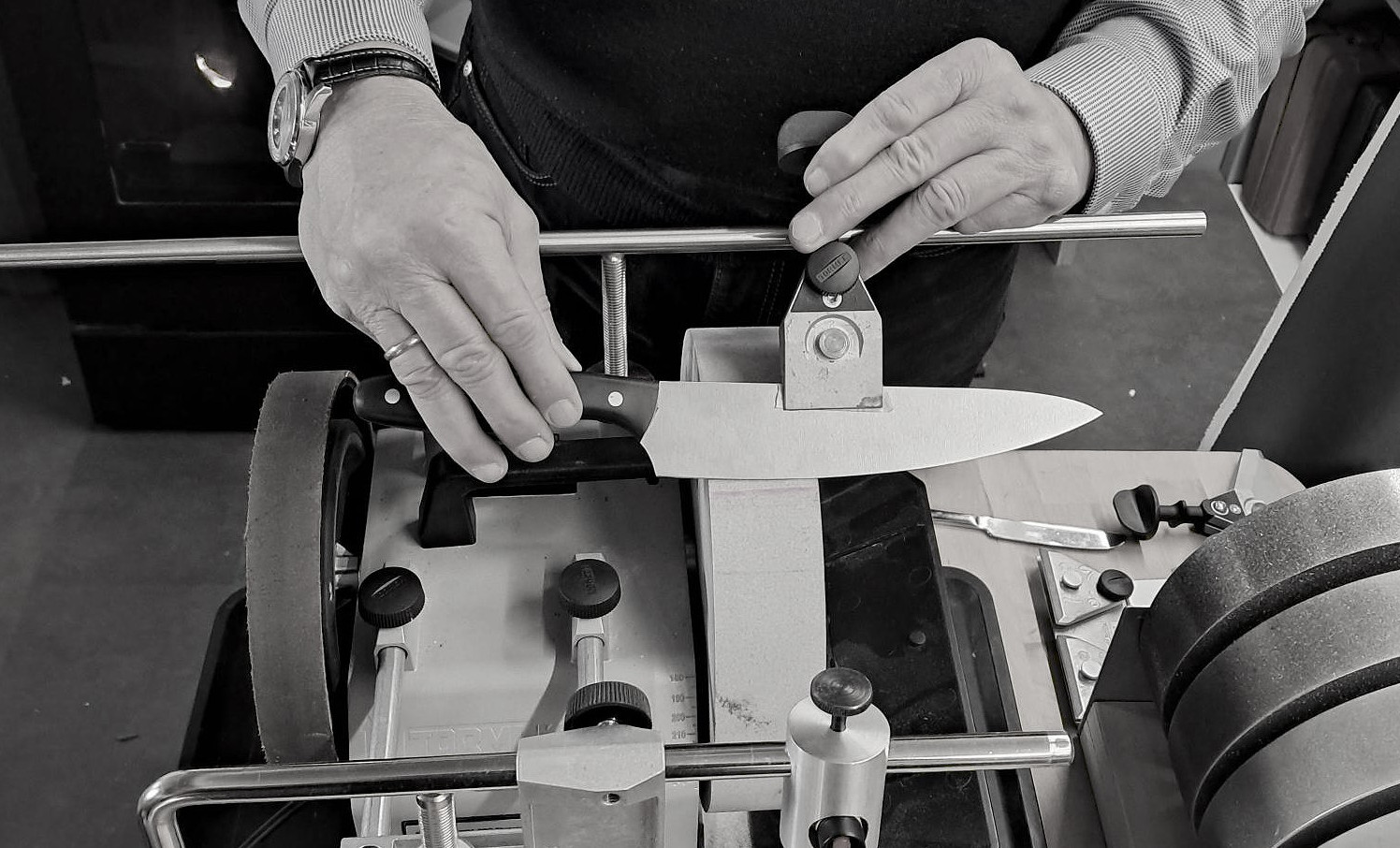 Beispiel für den Schliff eines Küchenmessers